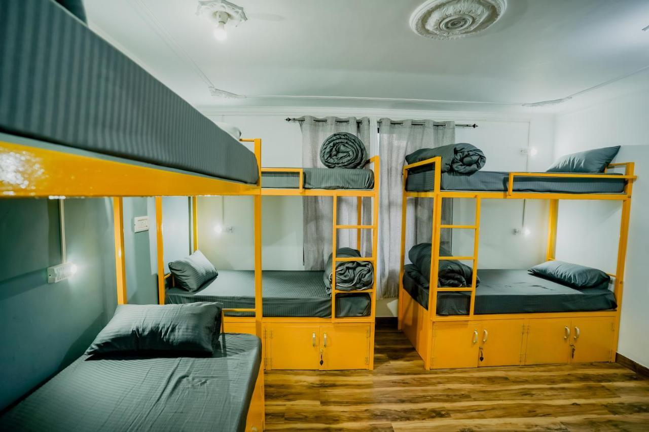 Young Monk Hostel & Cafe Dharamkot McLeod Ganj Εξωτερικό φωτογραφία