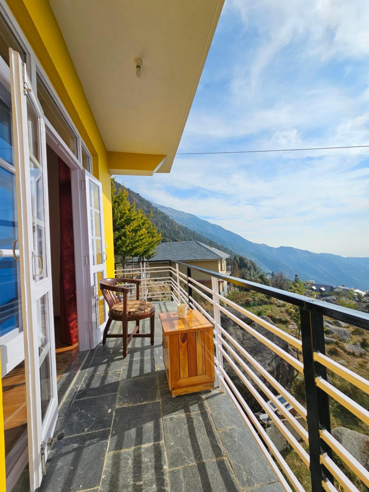Young Monk Hostel & Cafe Dharamkot McLeod Ganj Εξωτερικό φωτογραφία