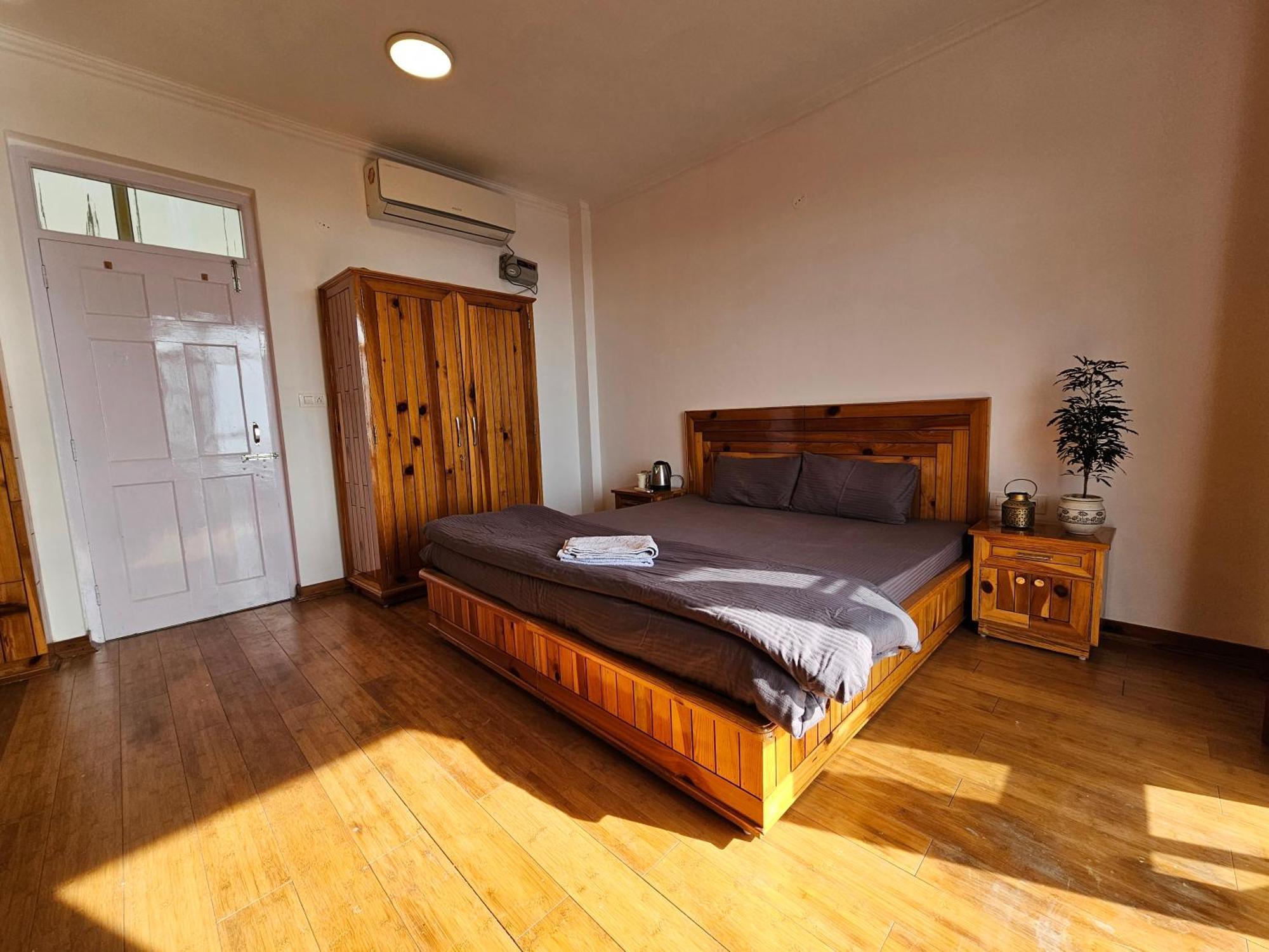 Young Monk Hostel & Cafe Dharamkot McLeod Ganj Εξωτερικό φωτογραφία
