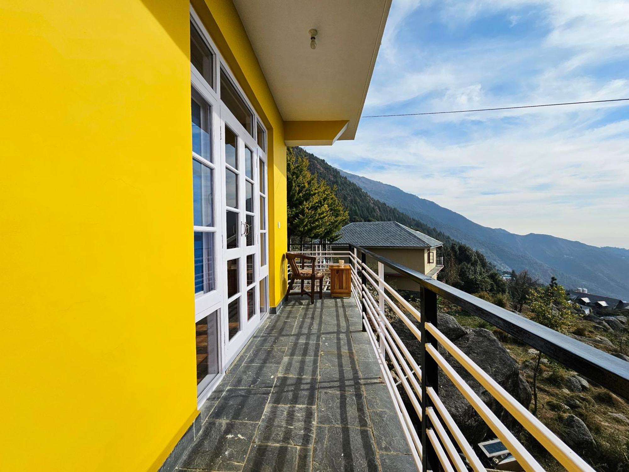 Young Monk Hostel & Cafe Dharamkot McLeod Ganj Εξωτερικό φωτογραφία