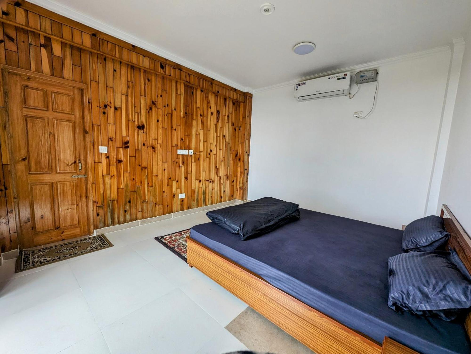 Young Monk Hostel & Cafe Dharamkot McLeod Ganj Εξωτερικό φωτογραφία